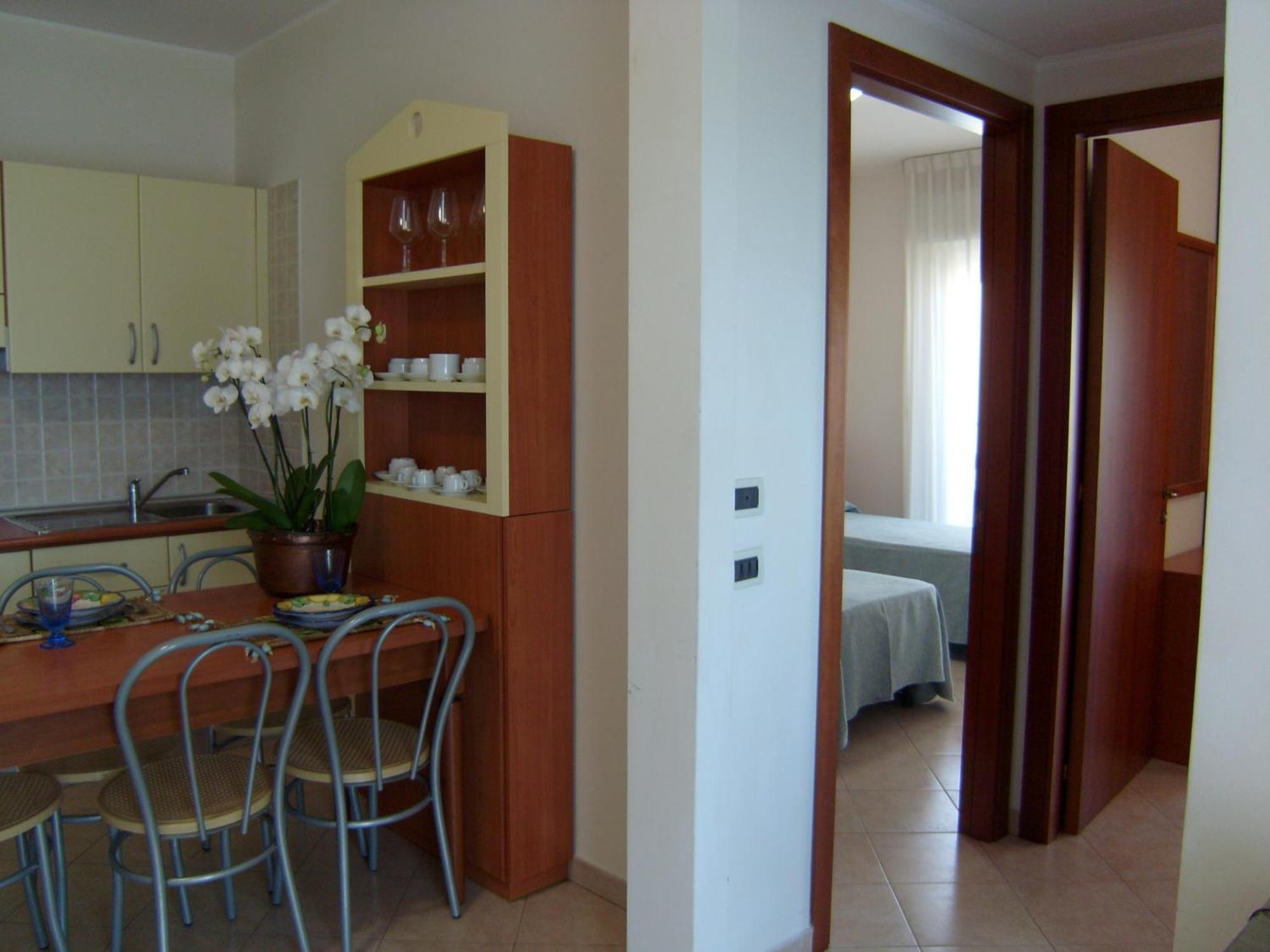Residence Torre Del Mar Alba Adriatica Oda fotoğraf
