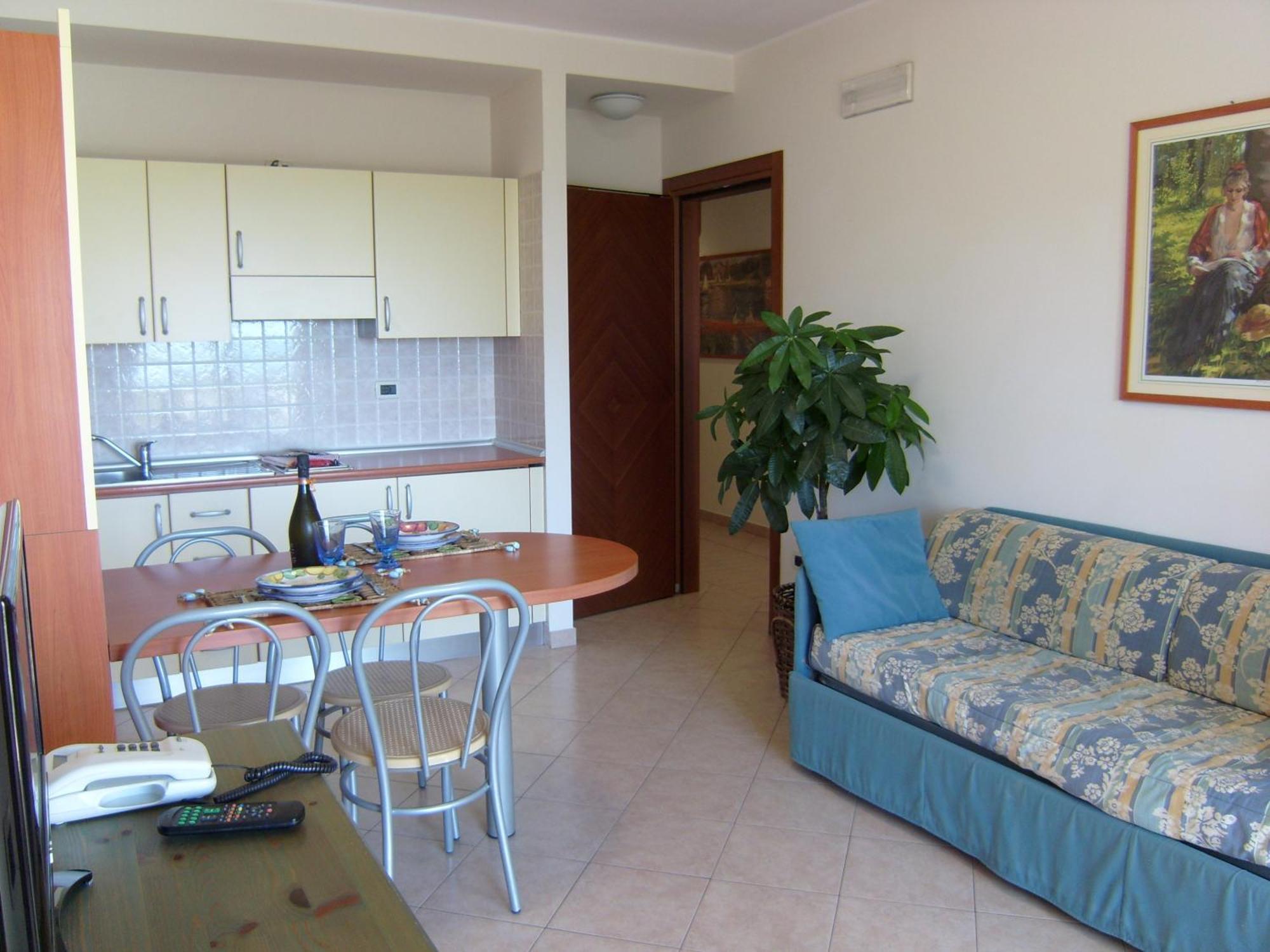 Residence Torre Del Mar Alba Adriatica Oda fotoğraf