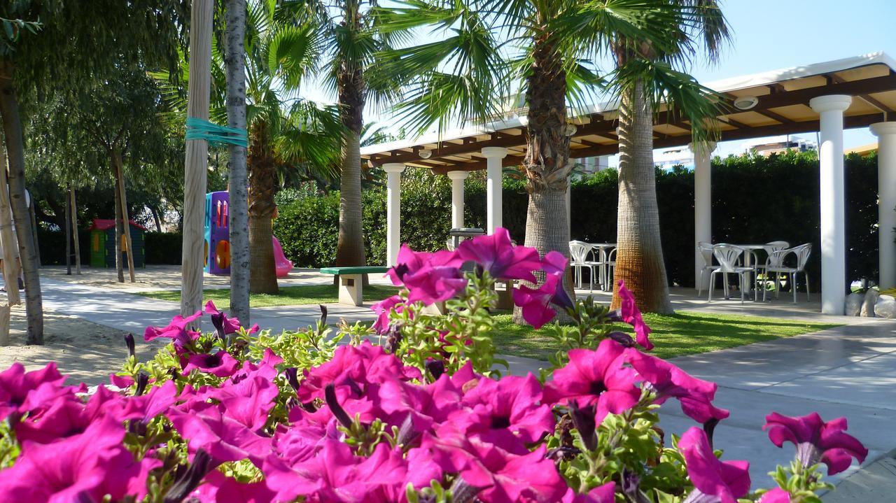 Residence Torre Del Mar Alba Adriatica Dış mekan fotoğraf