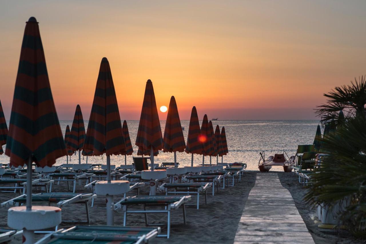 Residence Torre Del Mar Alba Adriatica Dış mekan fotoğraf