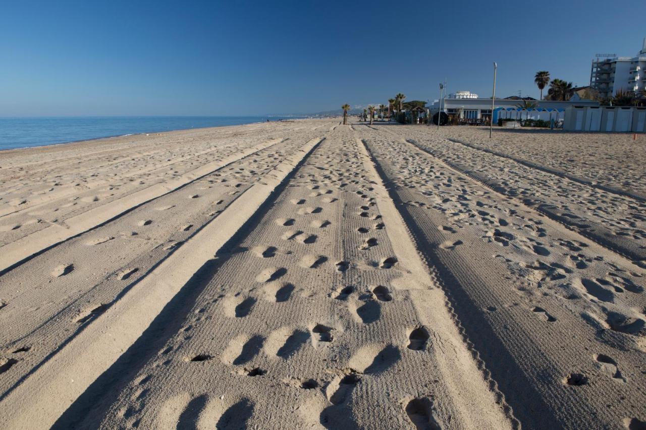 Residence Torre Del Mar Alba Adriatica Dış mekan fotoğraf